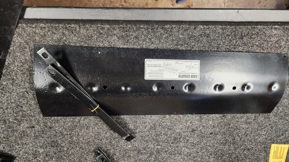 Ames 24" Barn Scraper