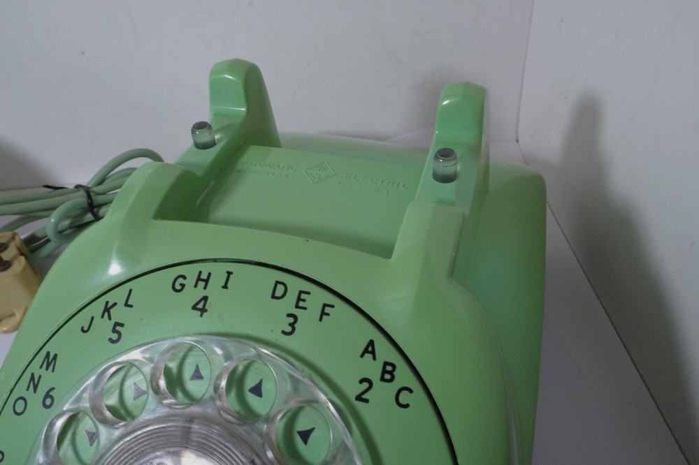Used Original AUTOMATIC ELECTRIC TURQUOISE A/E 80 Desk Phone & Partially Working
