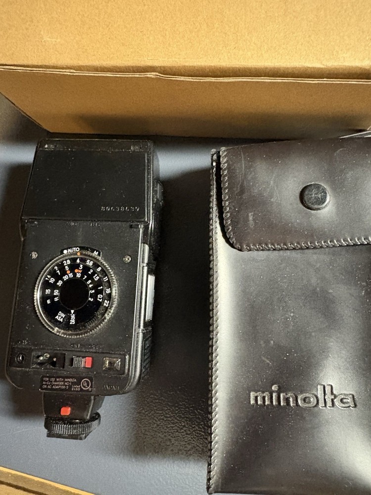 Minolta Auto 28 Electroflash Shoe Mount Flash W/ Case - Untested