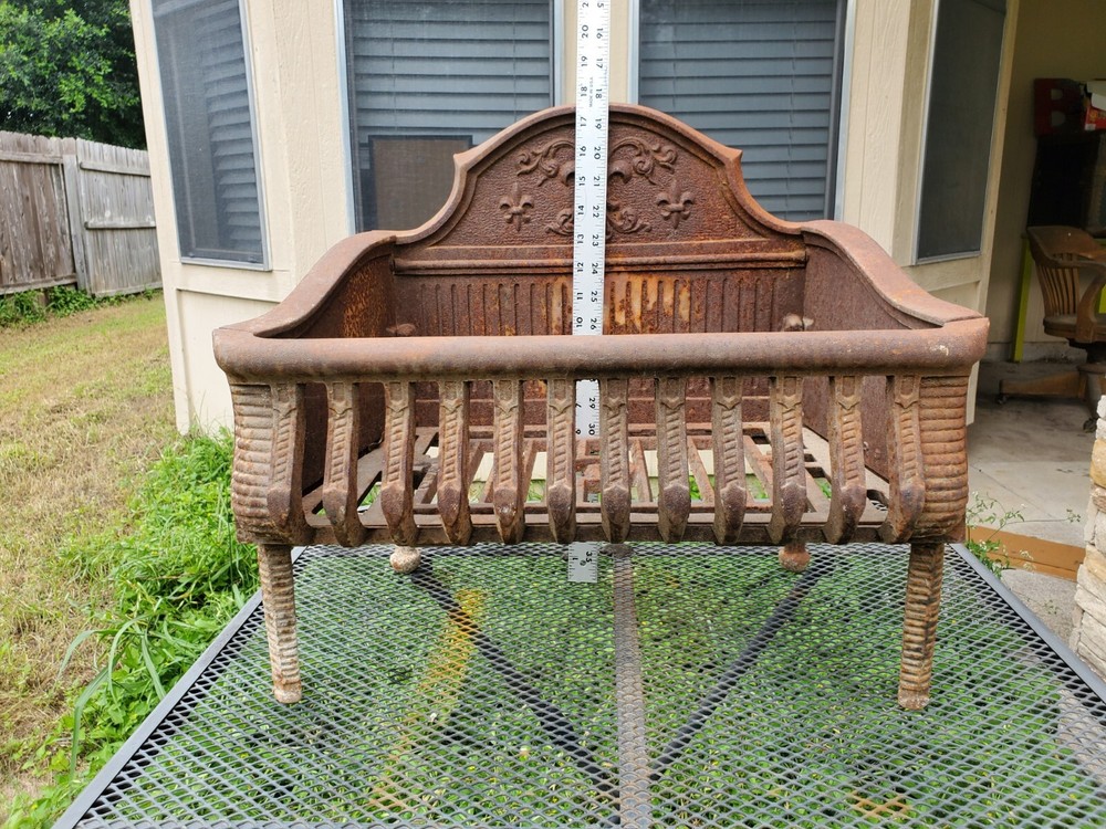 VINTAGE BEAUTIFUL CAST IRON FLEUR DE LIS FIREPLACE LOG INSERT