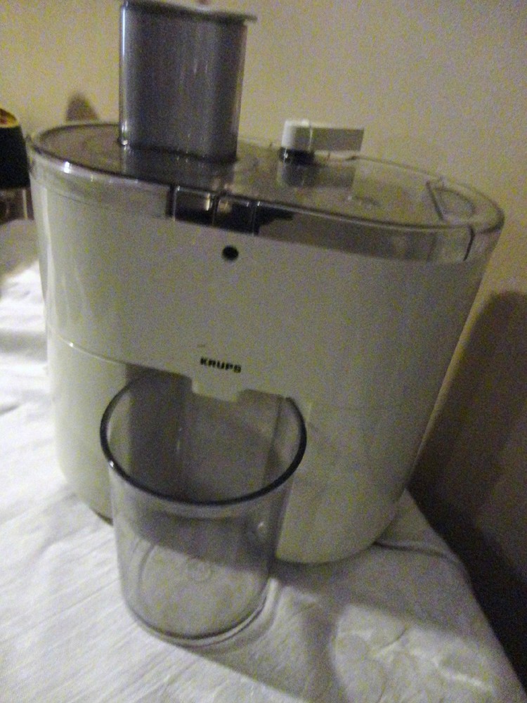 KRUPS VITAMIGHT VEGETABLE FRUITS JUICER EXTRACTOR