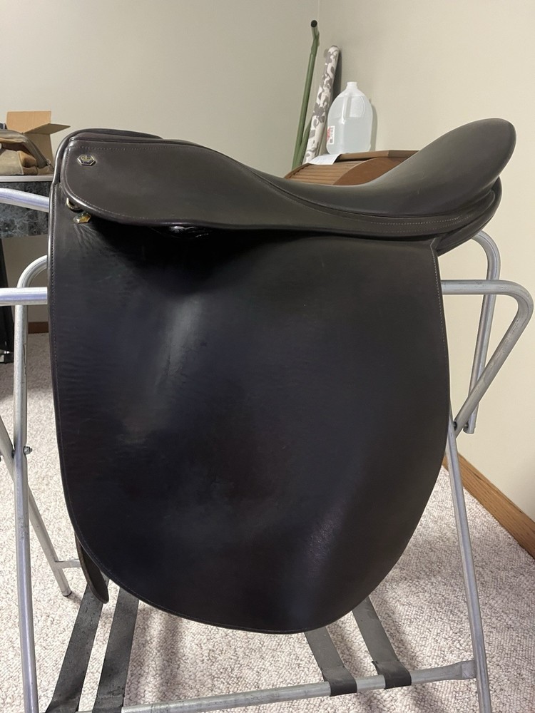 21” Windsor Cutback Saddle Black