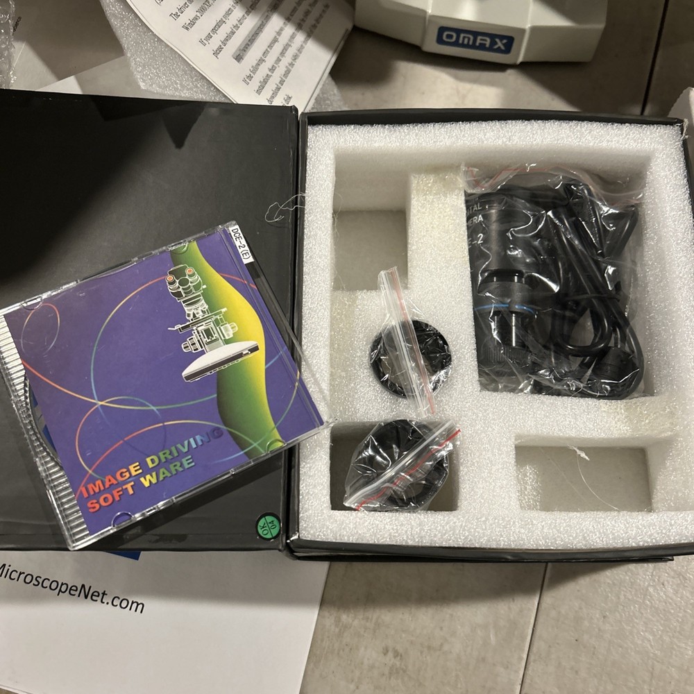 Binocular compound microscope M 82ESCO Max