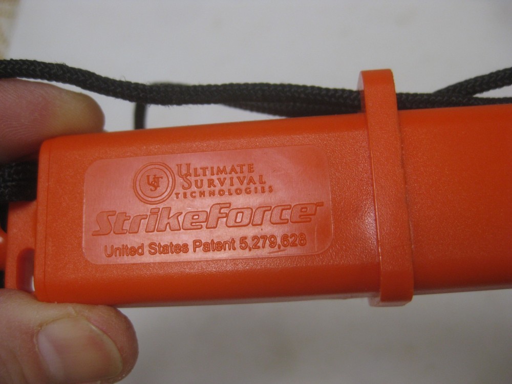 UST Ultimate Servival Technologies Strikeforce Fire Starter - orange