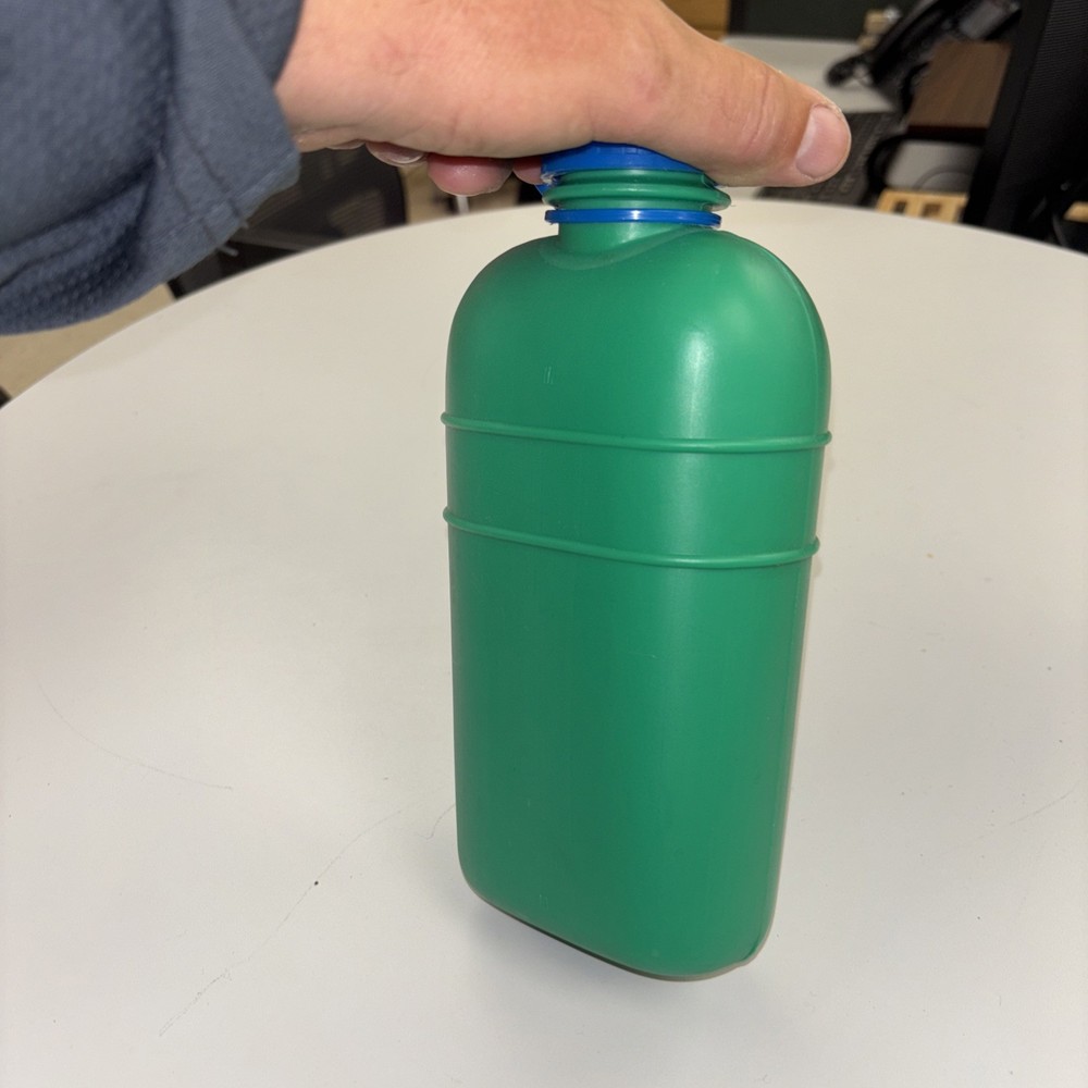 Vintage 1 Quart Green Canteen