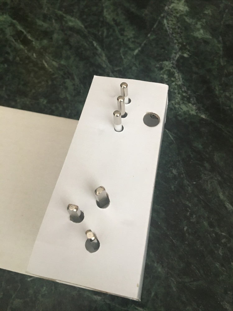 Brookstone International Adapter Plug Set 638056 Open Box