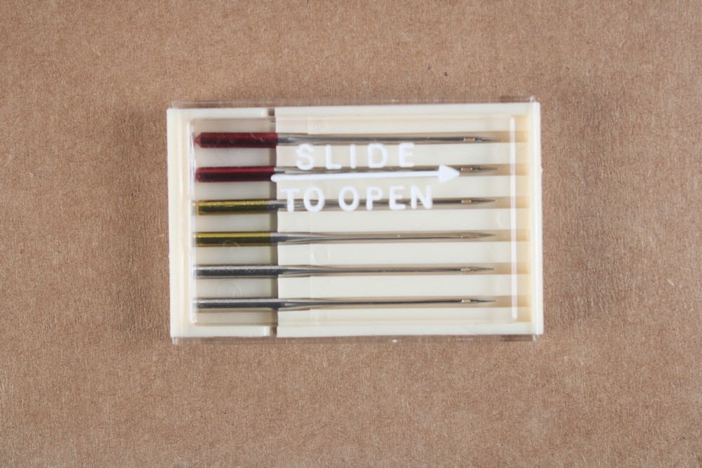 Brother Boutique BAS-46 Compact Computerized Monogramming Machine