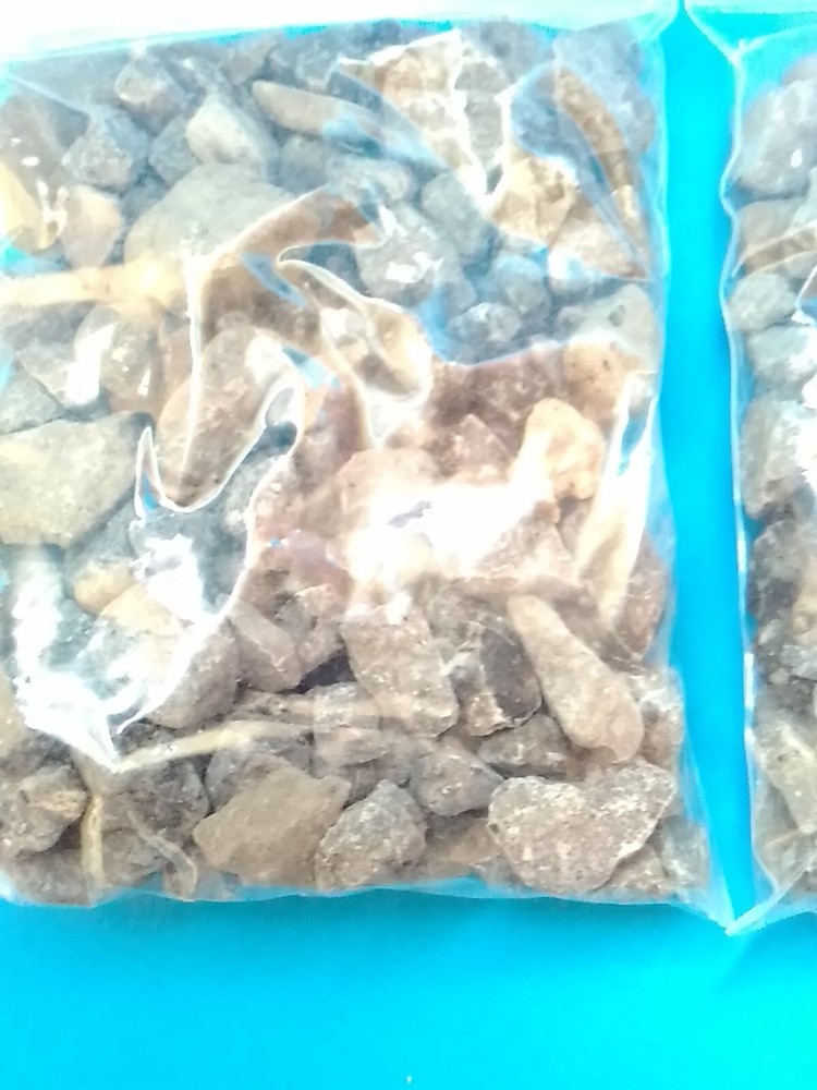 model train 2 bags (1pd 2.4oz.) large gray stone scenery