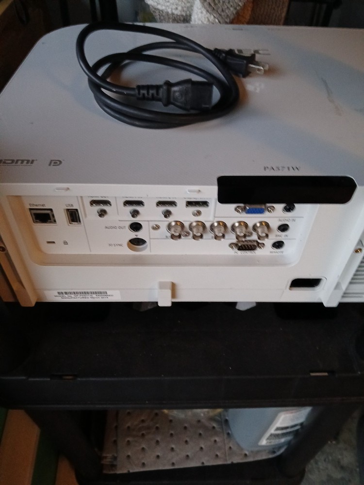 NEC PA571W, projector