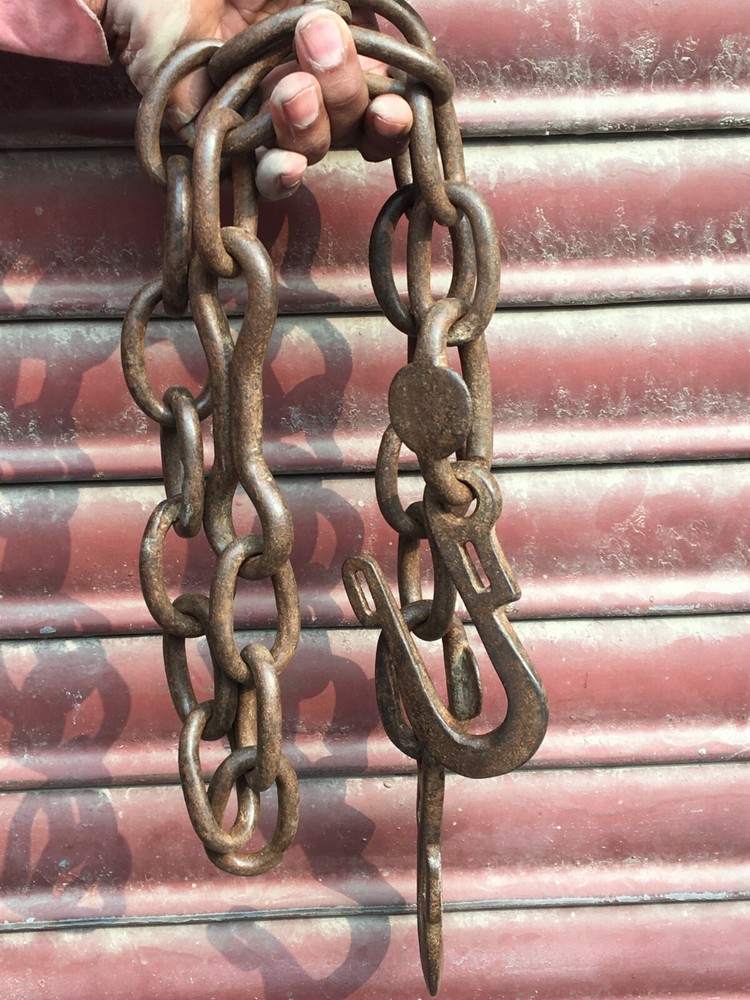 OLD VINTAGE HANDMADE RUSTIC IRON SOLID MULTIPURPOSE HANGING CHAIN WITH TWO HOOK