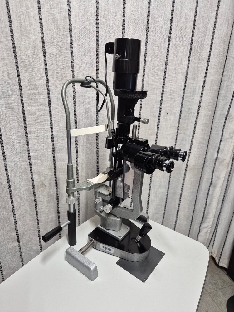 HAAG-STREIT BERN Slit Lamp B900