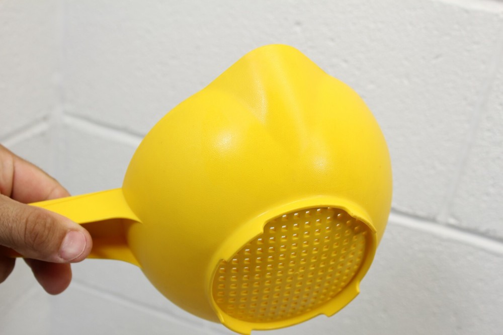 Vintage Tupperware Small Bright Yellow Colander Strainer 1 quart 1200 CLEAN! euc