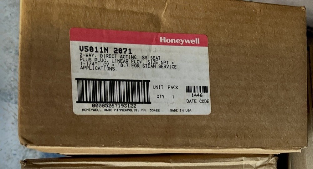 Honeywell V5011N-2071 Direct 1-1/4" Two Way Globe Steam Valve New