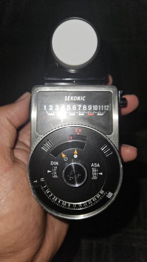 Sekonic L-428 Light Meter w/ Case Tested