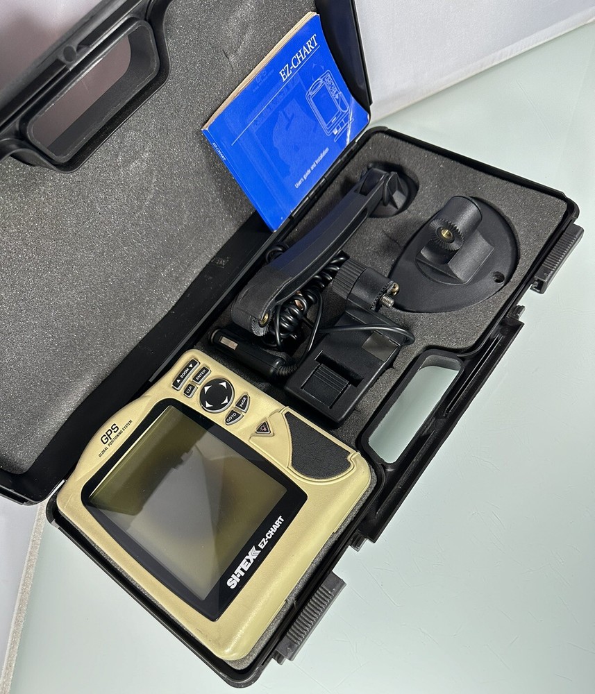 Si-Tex EZ-Chart GPS Chartplotter 5.5” Built In World Map w/ Case *Screen Burn*