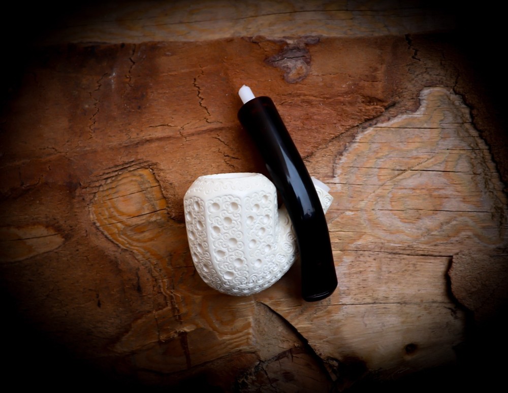 Embriodered Panel Block Meerschaum Pipe With Leather Case- Astaş Meerschaum
