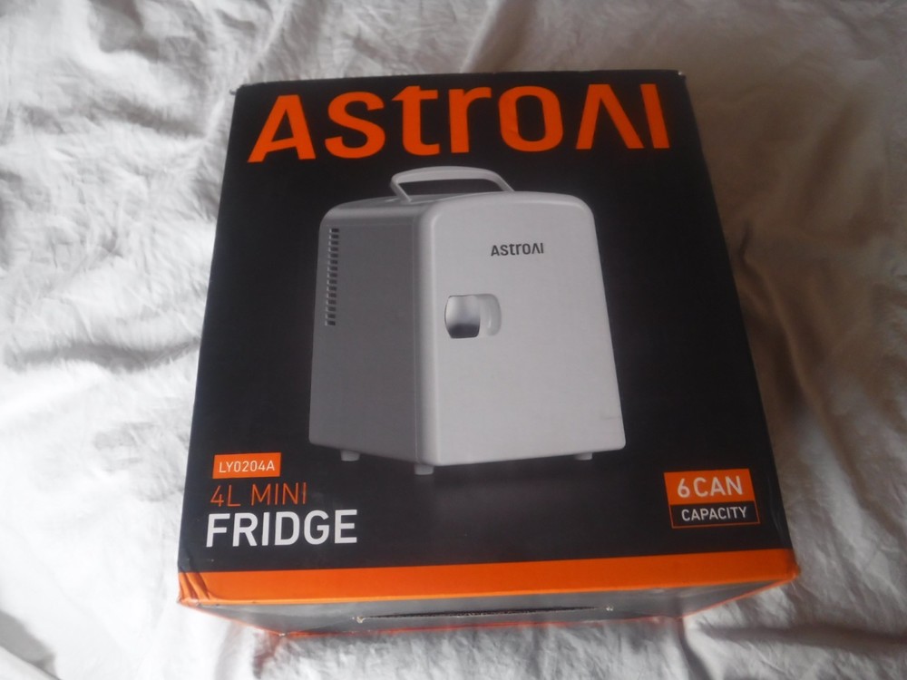 Astro AI 6 can Capacity White refridgerator NEW