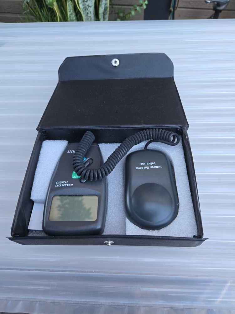 DIGITAL LUX METER LX1010B DIGITAL LIGHT LEVEL METER
