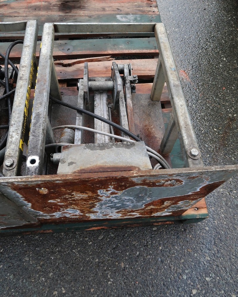 Pentalift HFR32 Vehicle Restraint Safety System