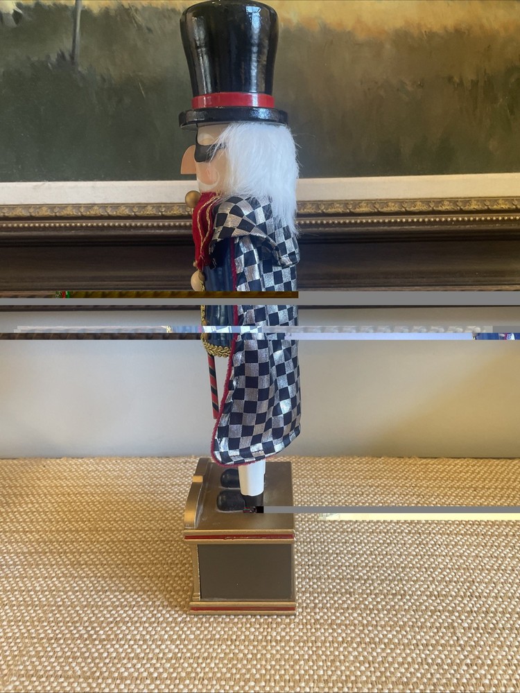 18” WOODEN DROSSELMEYER NUTCRACKER BALLET NUTCRACKER on Clock