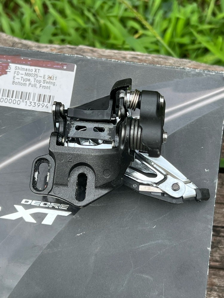 Shimano Deore XT FD-M8025-E Front Derailleur 2x11 speed E-Type Bottom Pull