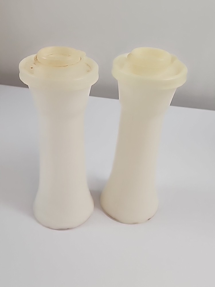 Vintage Tupperware Salt Pepper & Sifter
