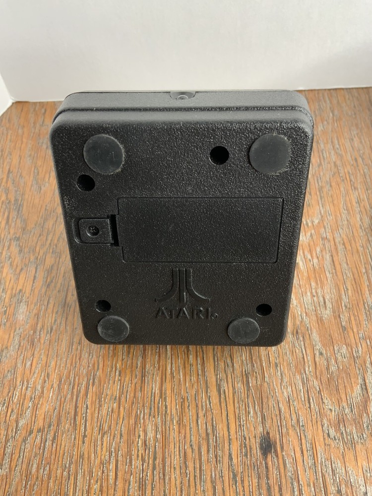 ATARI Retro Black Flashback Classic Video Game Console 4 + Controller