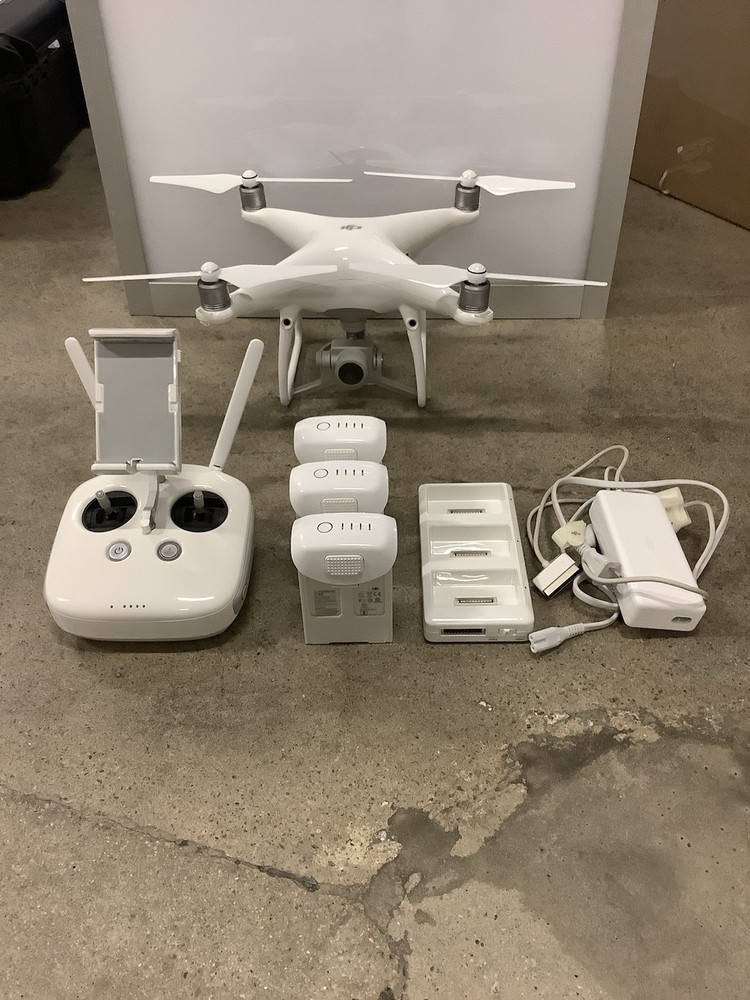 Phantom 4 Pro (WM331A) Fly More Combo With Controller