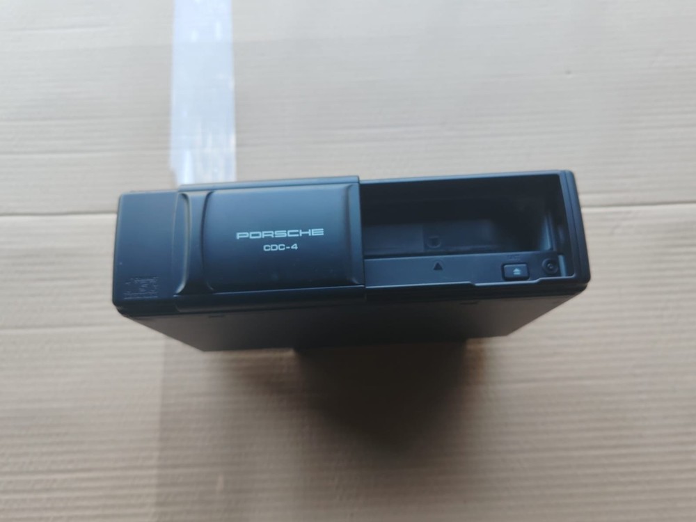 PORSCHE CAYENNE 955 CD CHANGER UNIT 7L5035111 2003