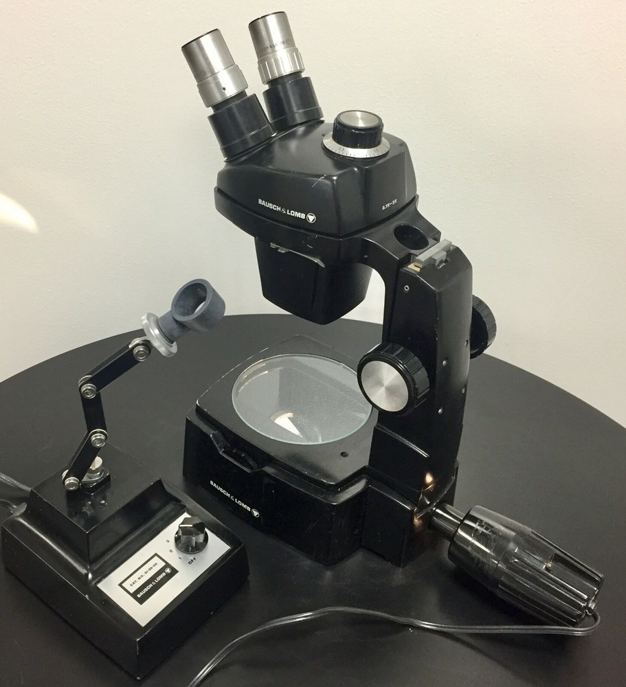 Bausch & Lomb StereoZoom 4 0.7x-3x Microscope w/ B & L Light Source