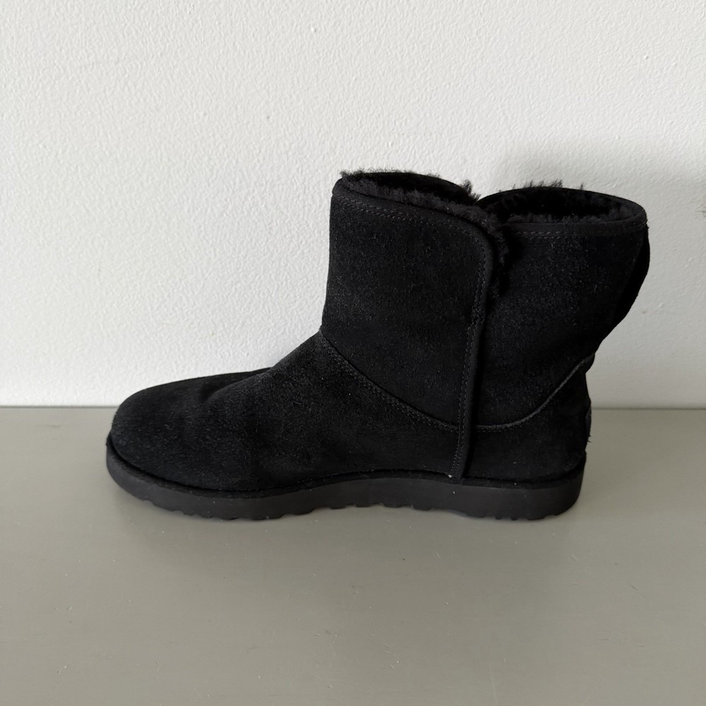 UGG Australia Women's Suede Classic Short Pull On Boots Black 10