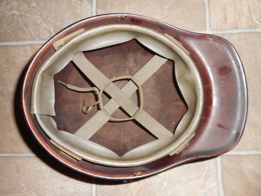 Original vintage volunteer fireman's firefighter fire helmet !