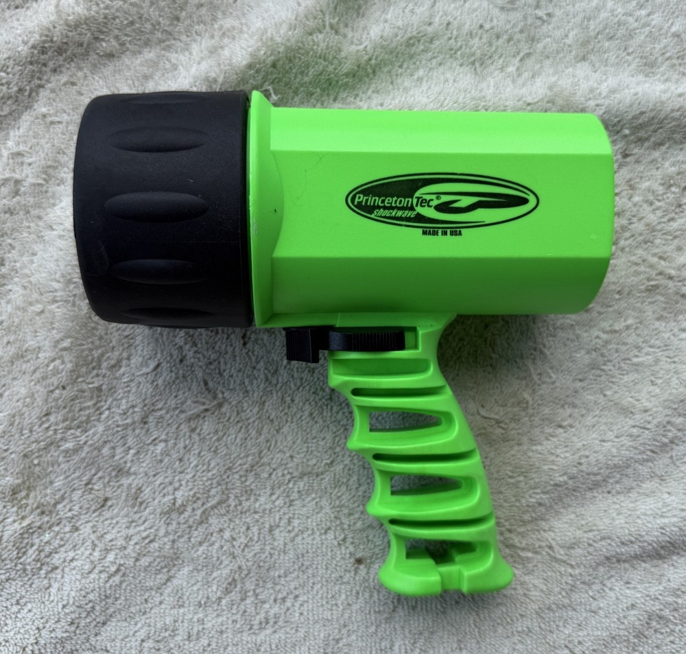 PRINCETON TEC SHOCKWAVE SCUBA LIGHT
