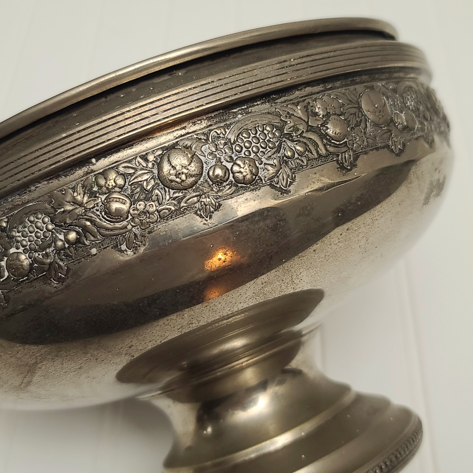 Vintage Silverplate Embossed Fruits Pedestal Centerpiece Bowl J&F Crown EPNS 9"