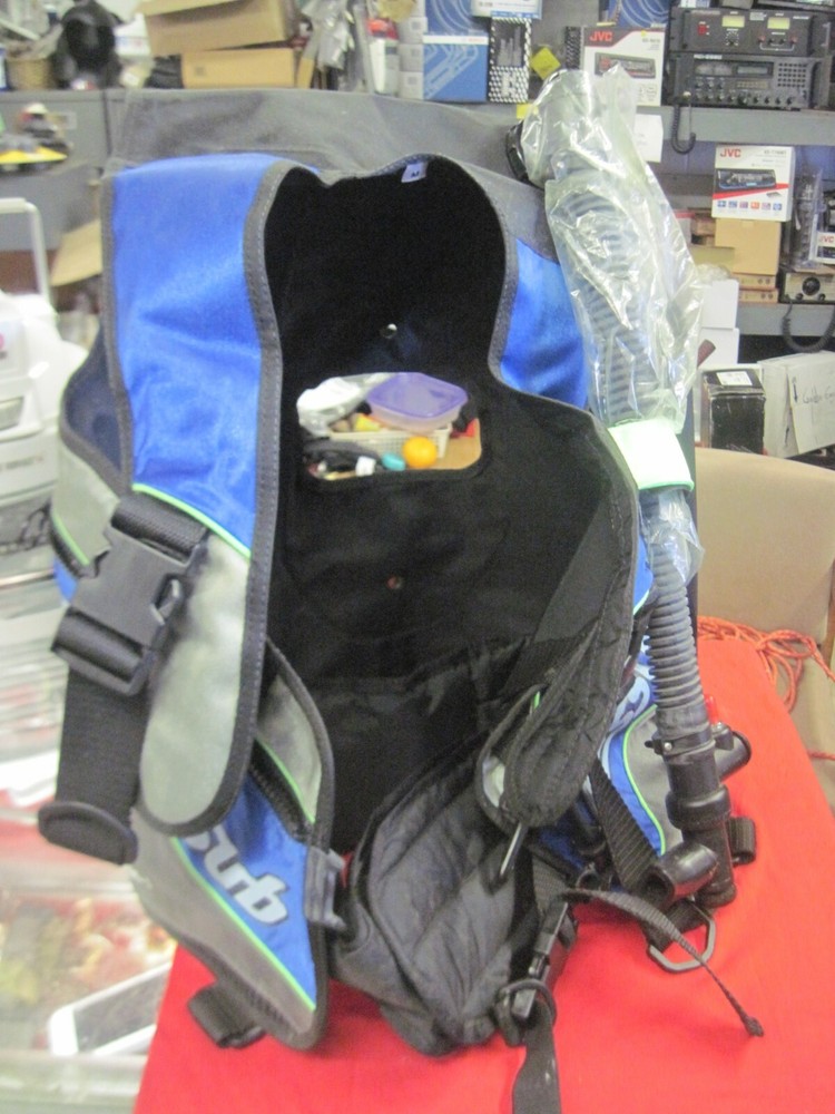 CRESSI-SUB ACQUAPRO 3 Buoyancy Compensator Size: MEDIUM