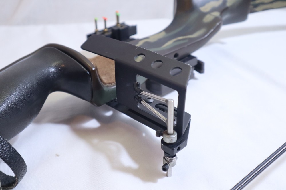 ROBINHOOD PHOENIX COMPOUND BOW (CAMOUFLAGE) ~