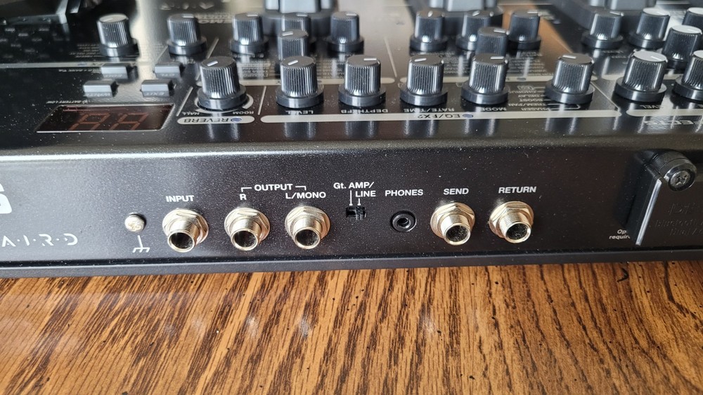 Boss ME-90 Guitar Multi-Effects Processor Effects Pedal With Bluetooth Device