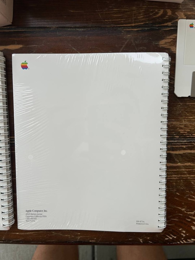 Macintosh AppleShare M0548/B Version 2.01. Vintage Apple software