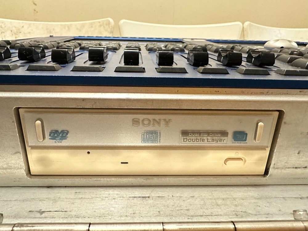 Smashwolf Productions WholeHog 3 Lighting Console