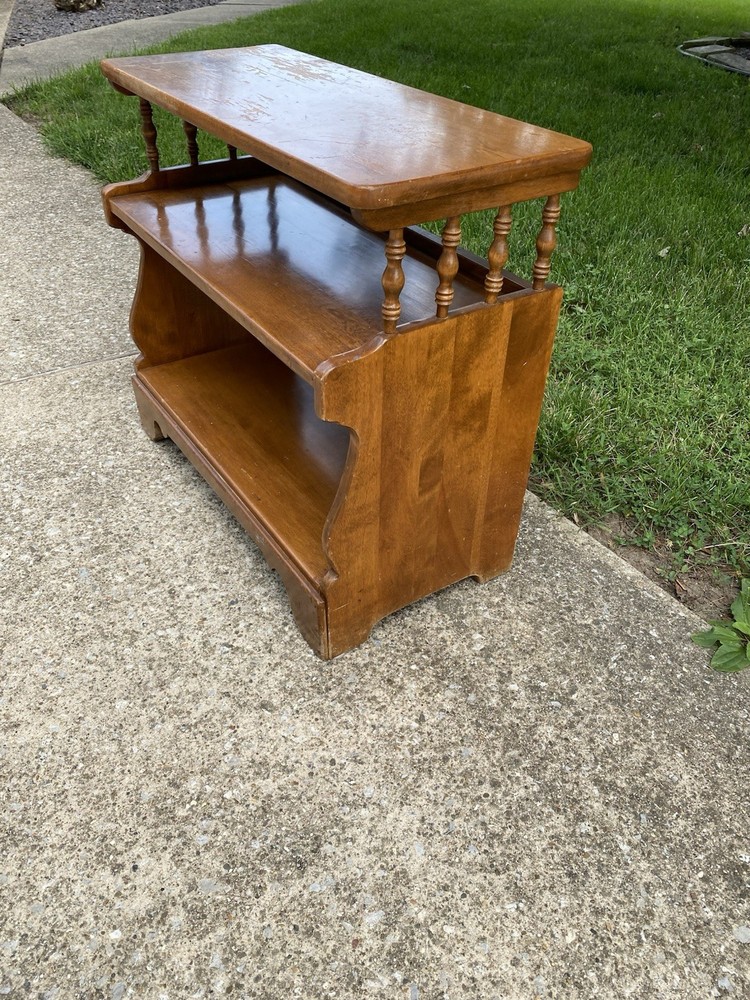 Ethan Allen Heirloom Maple Nutmeg End Table