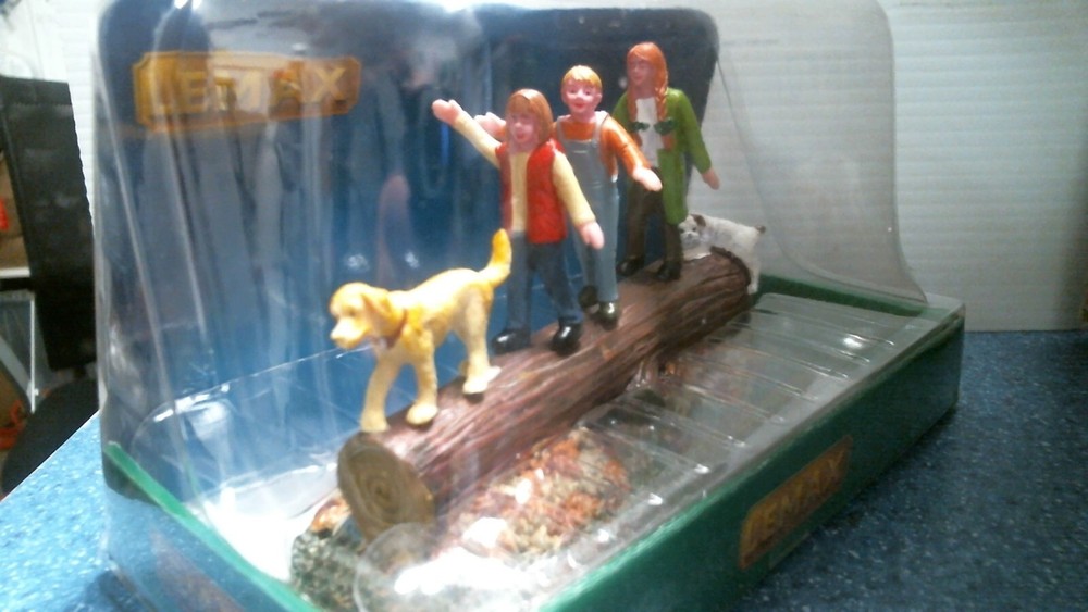 Lemax Village Collection, Forest Procession (93446) FS