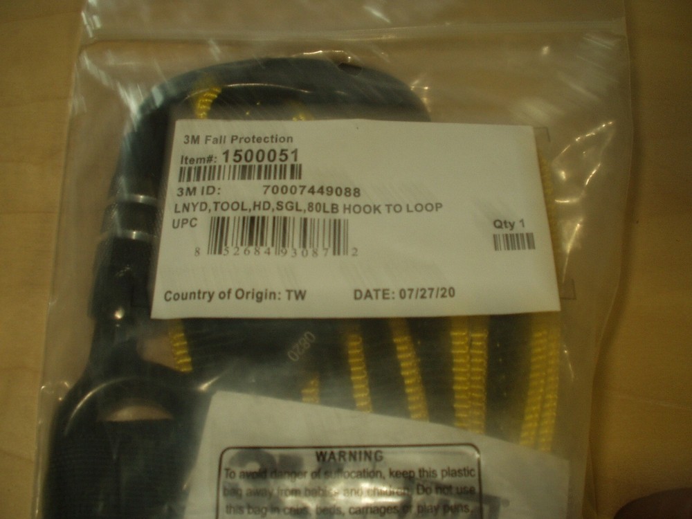 3M DBI-SALA Fall Protection For Tools, #1500051, 80 lb LHook2Loop Bungee Tether
