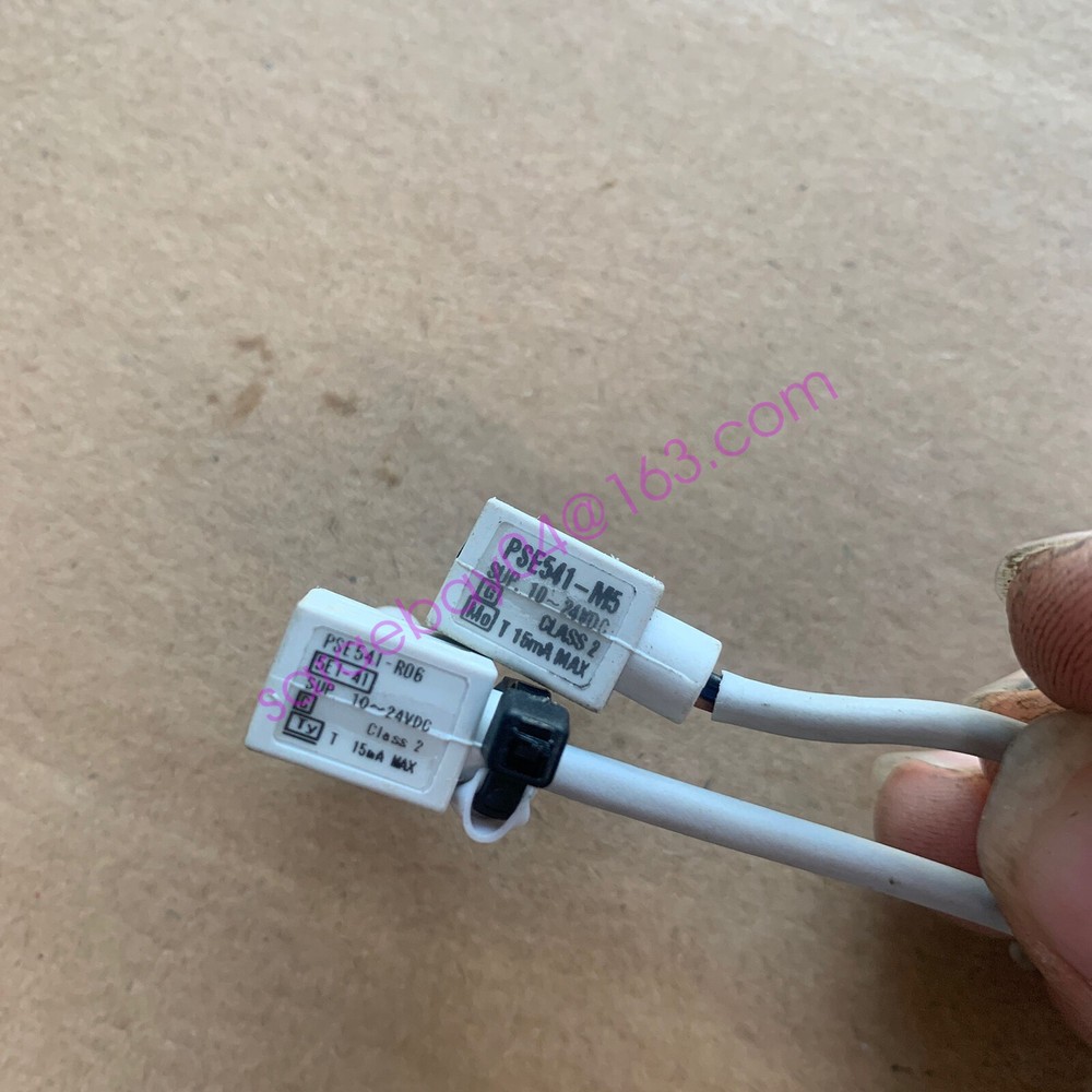 SMC PSE541-M5 Small Pneumatic Pressure Sensor New ✦KD