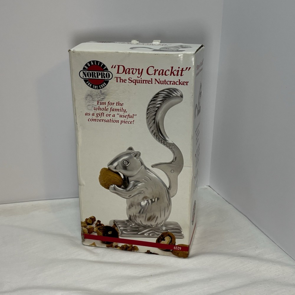 Norpro Davy Crackit The Squirrel Nutcracker Cast Aluminum Silver 5.5"