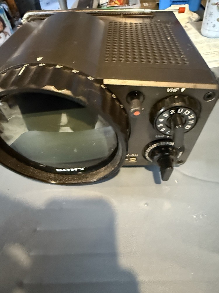 Sony TV-511 Portable Rotating Screen 5.5" Television. Untested