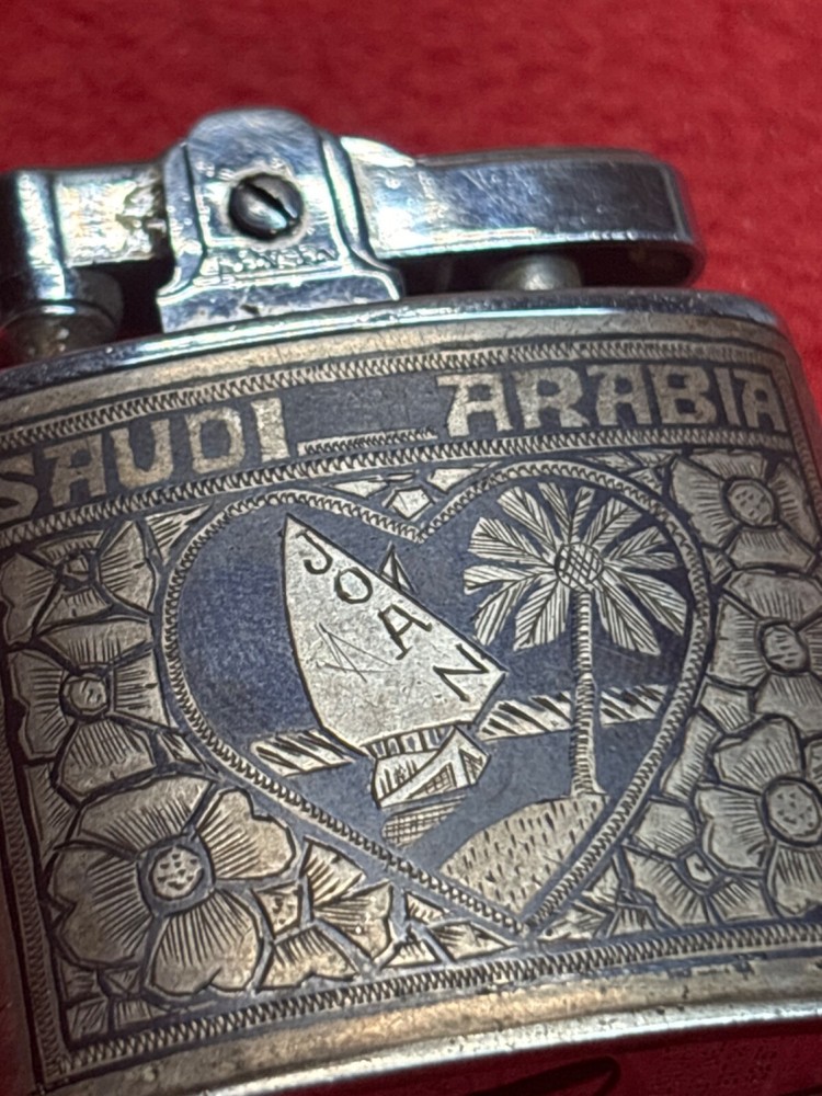 Vintage Ronson Automatic Lighter Hand Etched Design