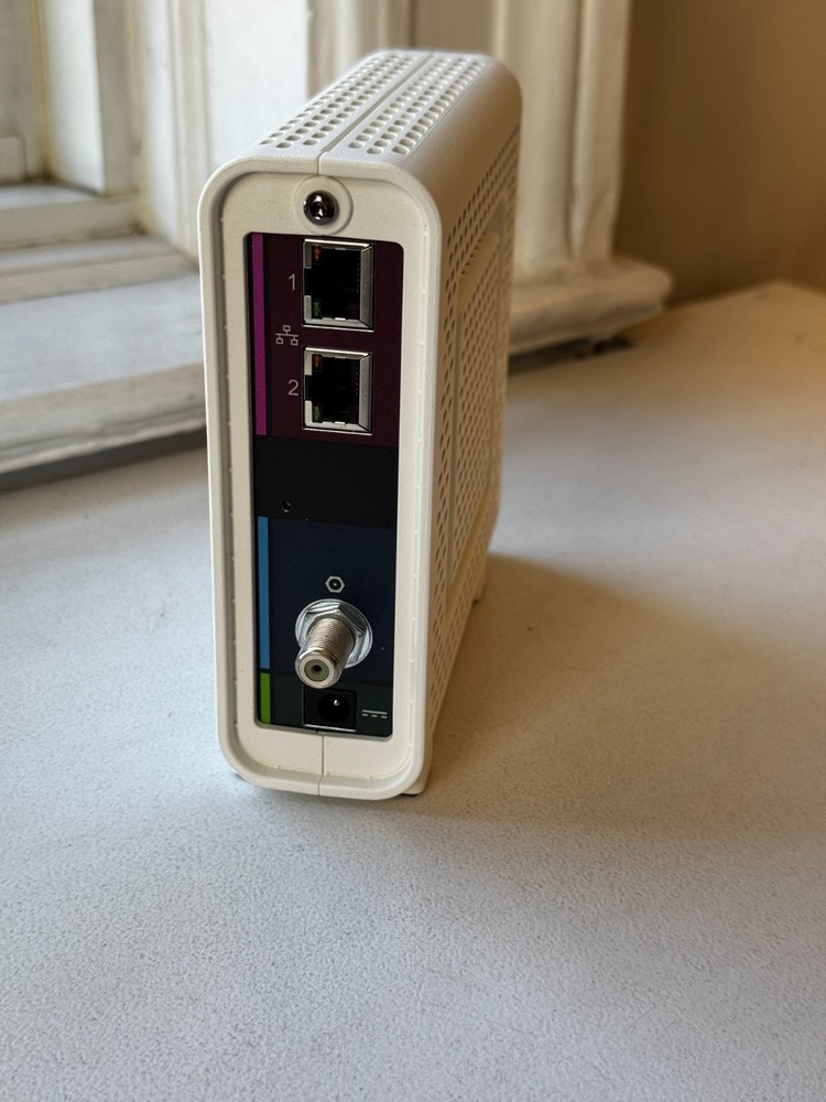 Arris Surfboard SB8200 Cable Modem