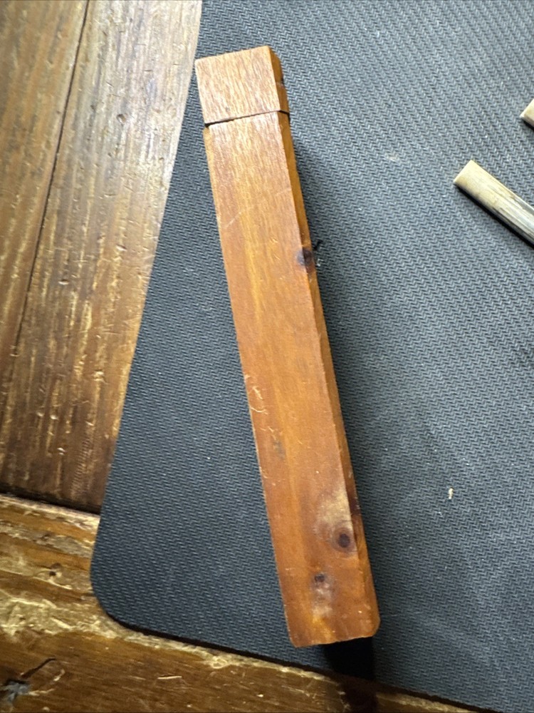 VTG Smith’s Sharpening Sticks Cedar Wooden Container 5.75”