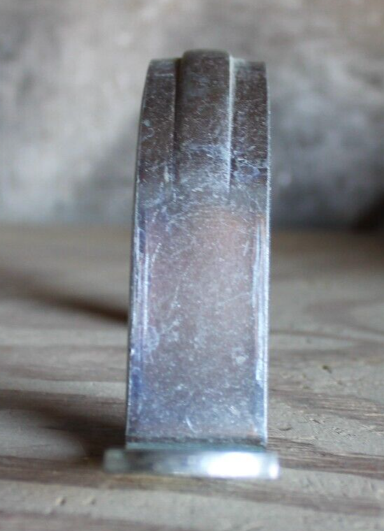 Unbranded Ridged 4" 1-Hole Pipe Strap