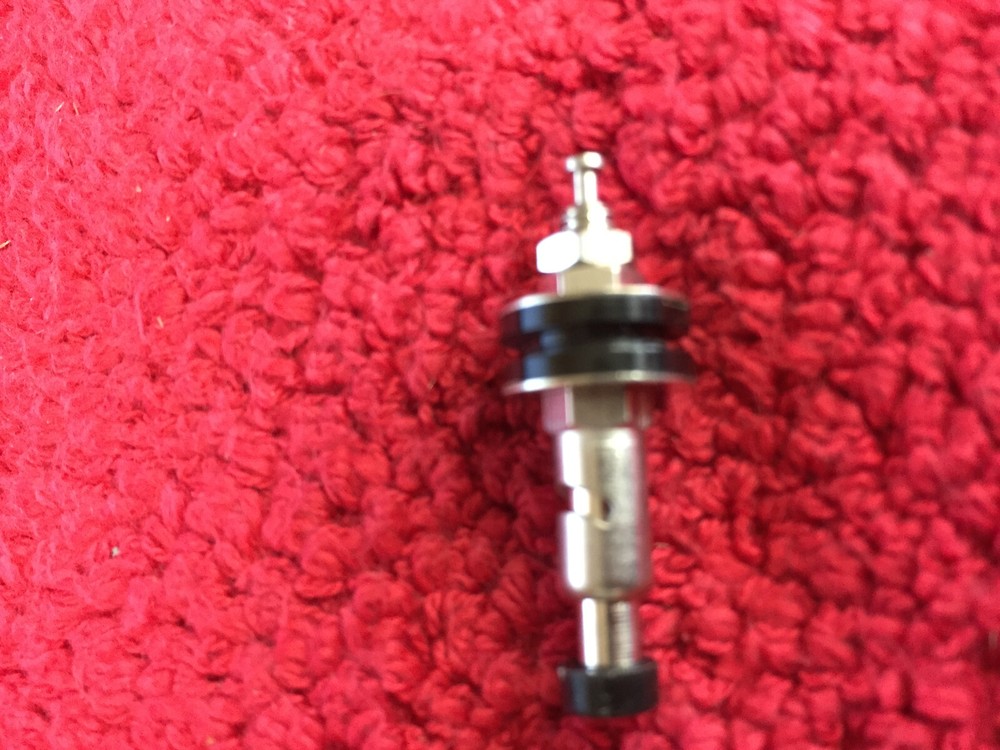 29-104 BLACK GRAYHILL  CONN BIND POST SPRING-LOAD BLACK NOS